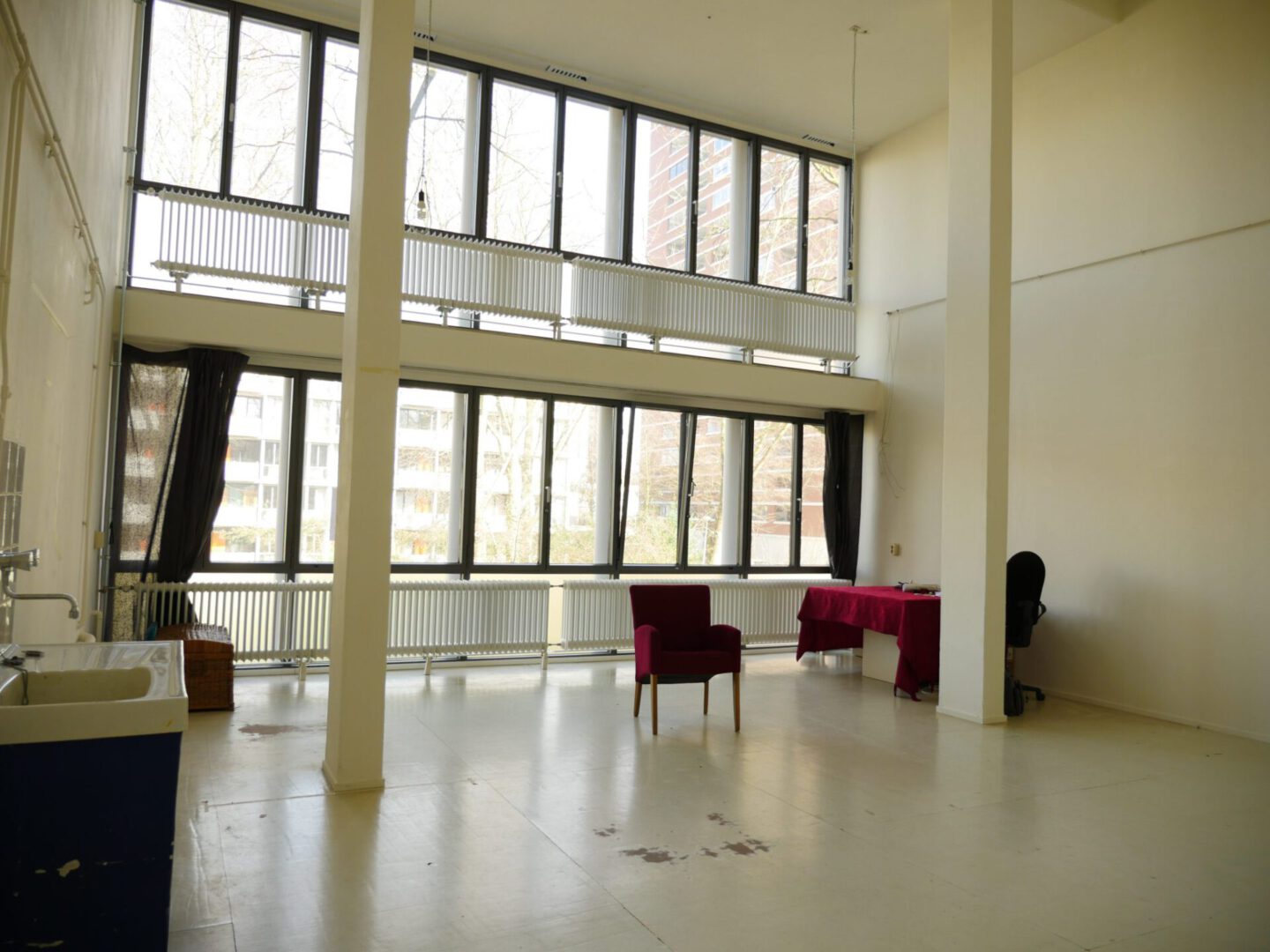 Large Studio for video and photo shoots B - Breed Art Studios Amsterdam Noord P1200280
